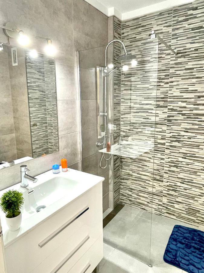 Apartbeach Novelty Climatizado Y Vistas Playa ซาลอว์ ภายนอก รูปภาพ